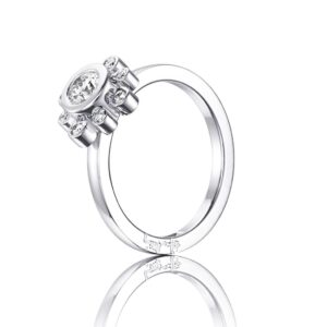 SWEET HEARTS CROWN RING 0.30 CT