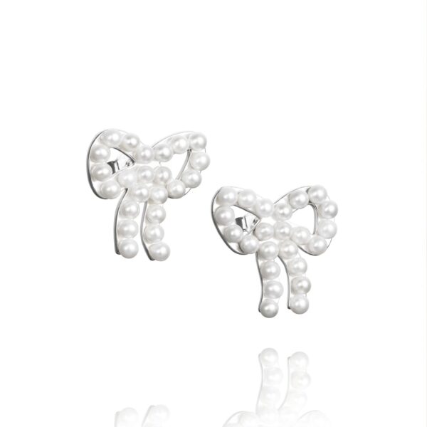 Mini Pearls Bow Ear.